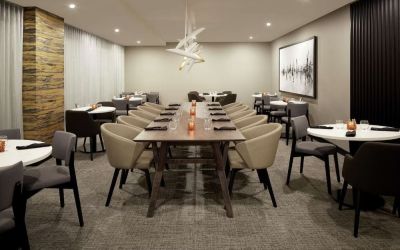 Restaurant area at DoubleTree By Hilton Montreal Airport.