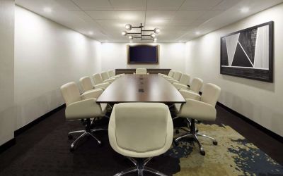 Professional meeting room at DoubleTree By Hilton Montreal Airport.