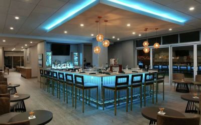 Hotel bar at the Embassy Suites by Hilton Montreal Airport.