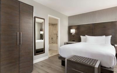 Day use room with private bathroom at the Embassy Suites by Hilton Montreal Airport.