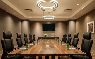 Professional meeting room with ergnomic chairs at DoubleTree By Hilton Kitchener.