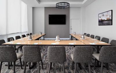 Professional meeting room at Courtyard By Marriott Edmonton Downtown.
