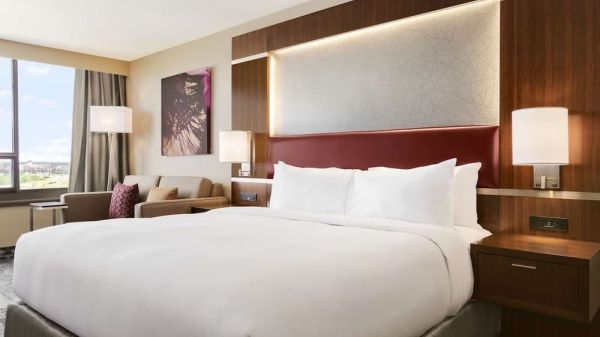 Hotel DoubleTree By Hilton Hotel Toronto Airport West image