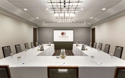 Professional meeting room at DoubleTree By Hilton Hotel Toronto Airport West.