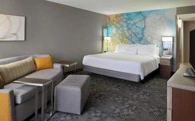 Hotel Courtyard By Marriott Toronto Airport image