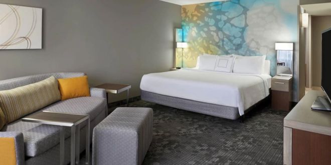 Hotel Courtyard By Marriott Toronto Airport image
