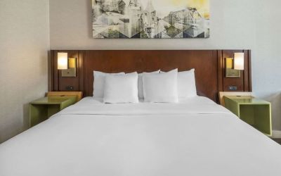 King bed at Comfort Inn Sudbury Regent Street.