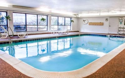 Refreshing indoor pool at Comfort Suites Lombard - Addison.