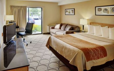 Day use room with TV, sofa, work desk and private bathroom at Comfort Inn Yarmouth.