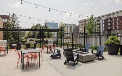 Grill area at Crowne Plaza Aire MSP Airport - Mall Of America.