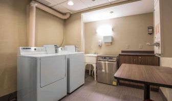 Laundry service at Comfort Inn Pickering.
