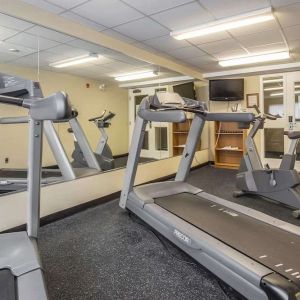 Fitness center at Comfort Inn Pickering.