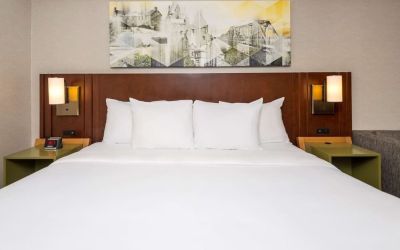 King bed at Comfort Inn Ottawa East.