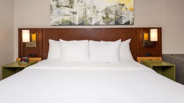 Hotel Comfort Inn Ottawa East image