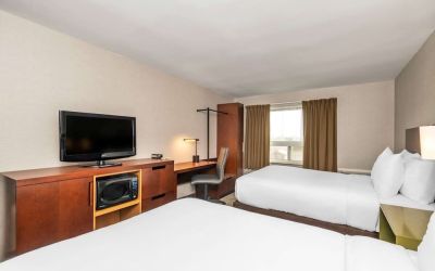 Day use twin room at Comfort Inn Ottawa East.