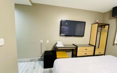 Day use room inclusions at Rodeway Inn Cranston JFK.