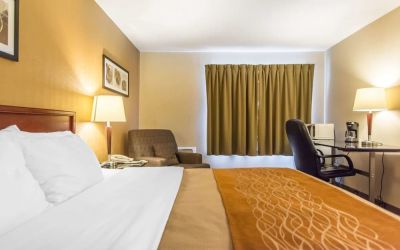 Day use room with work desk at Comfort Inn New Glasgow.