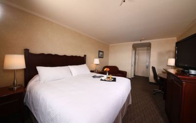 Standard day use room with work desk and sofa at Mount Peyton Resort & Conference Center.
