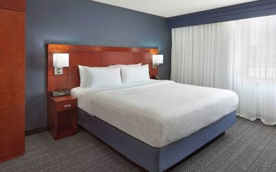Standard day use room at Courtyard By Marriott Waterloo St. Jacobs.