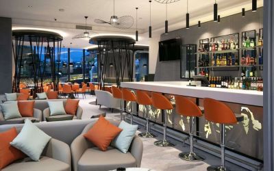 Hotel lounge at Spark By Hilton Luton.