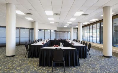 Professional meeting room at Delta Hotel By Marriott Regina.