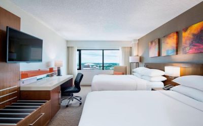 Day use twin room with work desk at Delta Hotel By Marriott Regina.