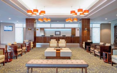 Lobby lounge perfect for co-working at Delta Hotel By Marriott Regina.