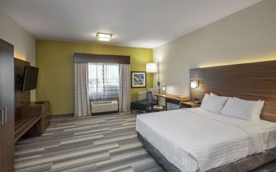 Bright and spacious day use room with TV, work desk and private bathroom at Holiday Inn Express & Suites Medicine Hat.