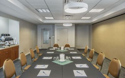 Professional meeting room at Holiday Inn Express & Suites Medicine Hat.