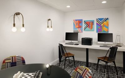 Business center available at Le Parc At Melrose.