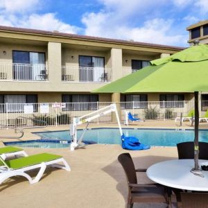 Sun loungers beside the pool at Spark By Hilton Fountain Hills Scottsdale.