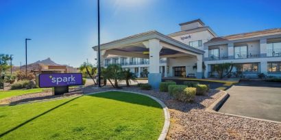 Hotel exterior at Spark By Hilton Fountain Hills Scottsdale.