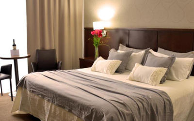 Ian Hotel