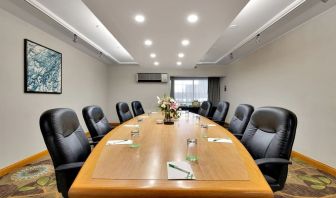 Professional meeting room with ergonomic chairs at Holiday Inn Peterborough-Waterfront.