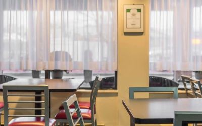 Dining area at Comfort Inn Pembroke.