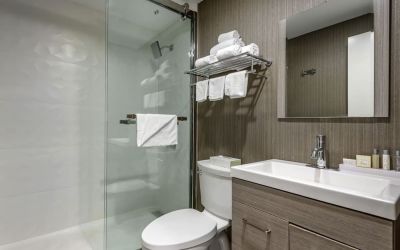 Guest bathroom at Somerset Lofts.