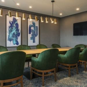 Stylish meeting room at Holiday Inn Kingston Waterfront.