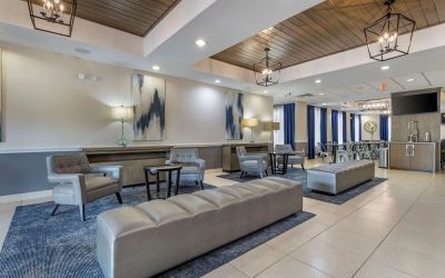 Lobby and coworking lounge at Best Western Sugar Land Inn.