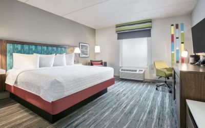 Day use room with natural light at Hampton Inn & Suites Dallas/Allen.