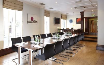 Professional meeting room at Thistle Royal Trafalgar Square.