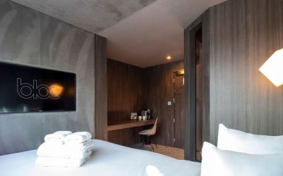 Day use room with work desk and private bathroom at Bloc Hotel.