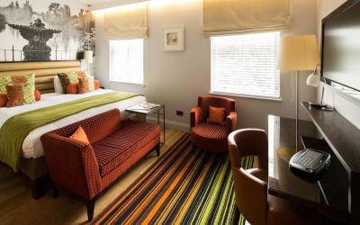 Bright and spacious day use room with work desk at Hotel Indigo London Paddington,