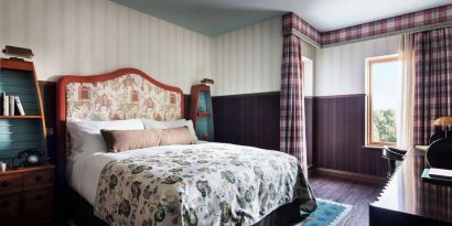 King room at Graduate By Hilton Cambridge.