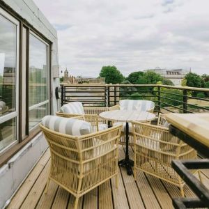 Outdoor terrace at Graduate By Hilton Cambridge.