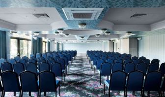Conference room at Graduate By Hilton Cambridge.