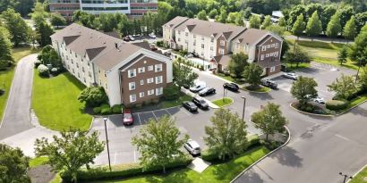 Hotel parking at MainStay Suites Mt. Laurel - Philadelphia.