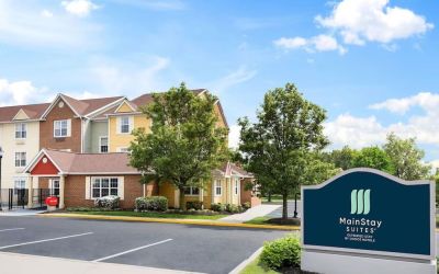 Hotel parking at MainStay Suites Mt. Laurel - Philadelphia.