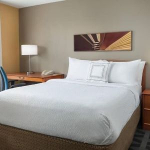Simple king suite at MainStay Suites Mt. Laurel - Philadelphia.