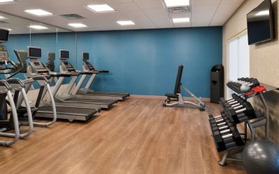 Fitness center available at Holiday Inn Express & Suites Ottumwa.