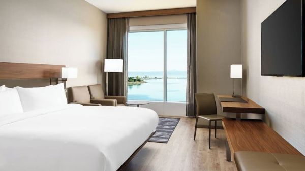 Hotel AC Hotel By Marriott SFO/Oyster Point Waterfront image